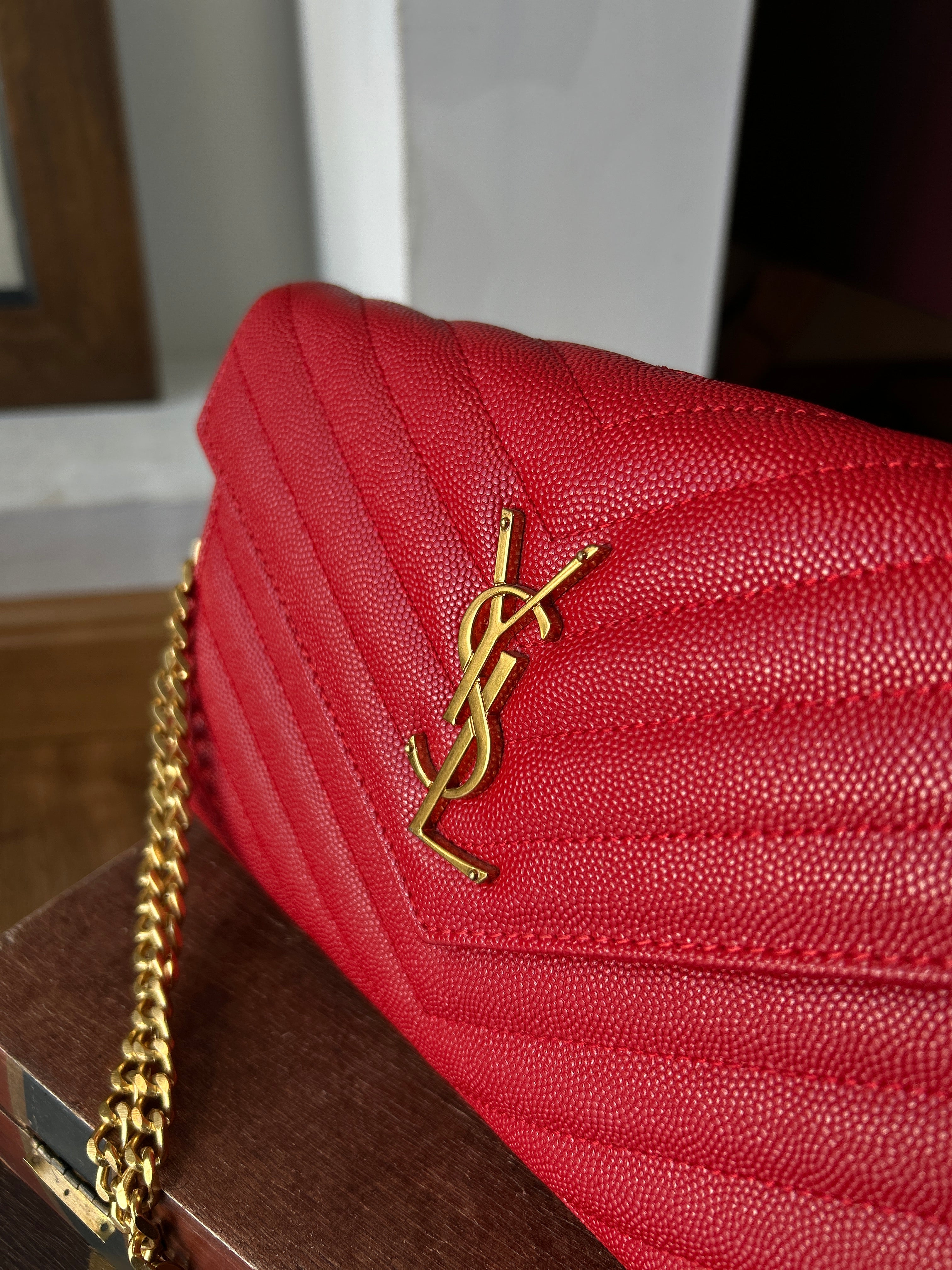 Bolsa Couro Caviar Yves Saint Laurent