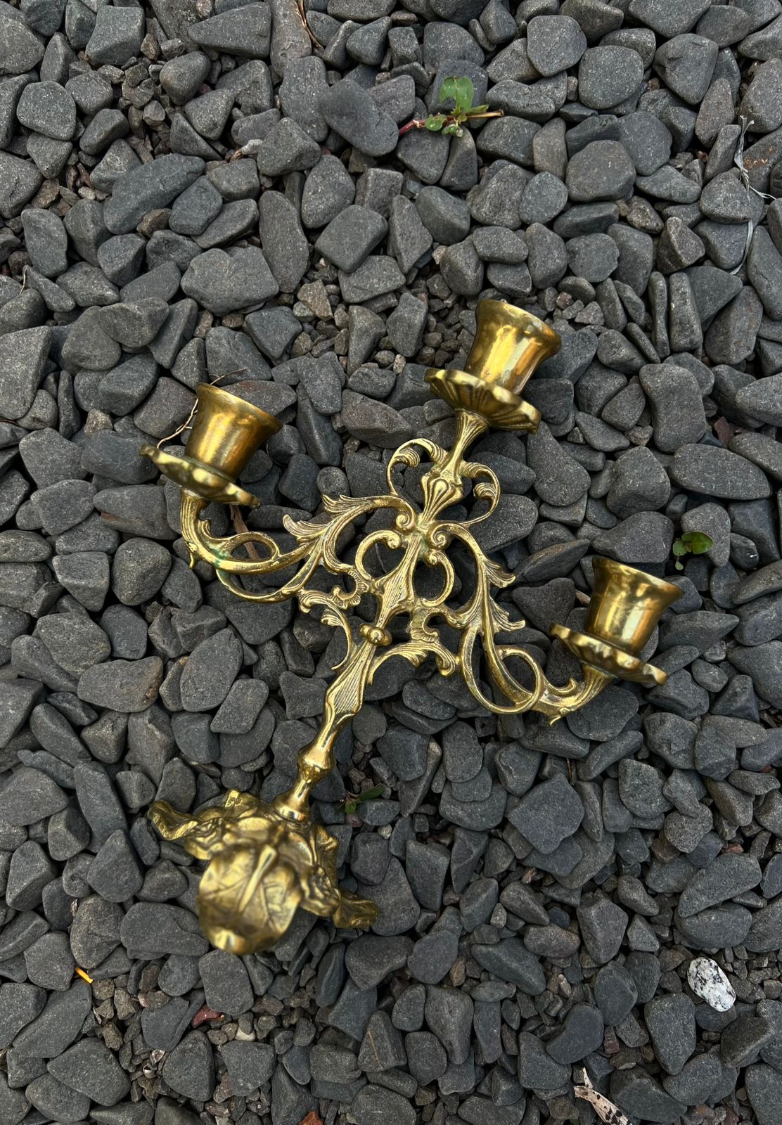 Castiçal no dourado