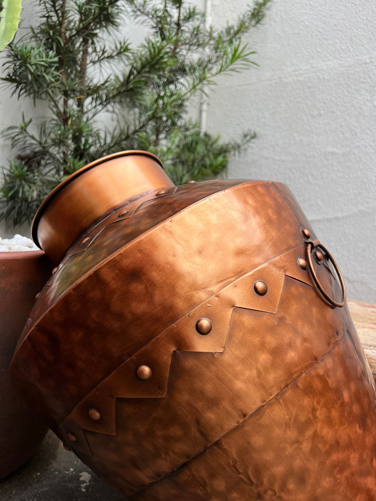 Leiteira decorativa no bronze