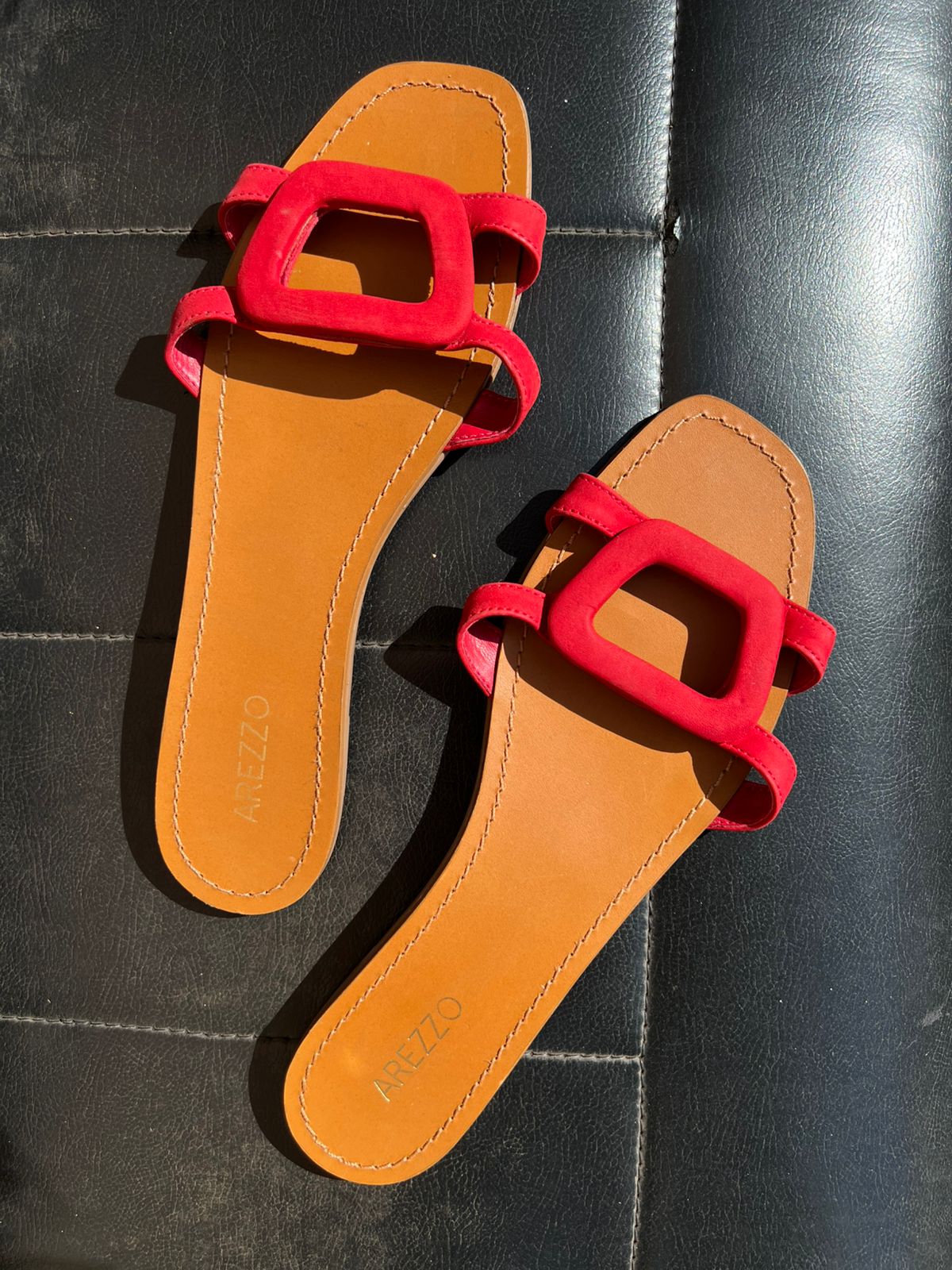 Rasteira em couro Arezzo