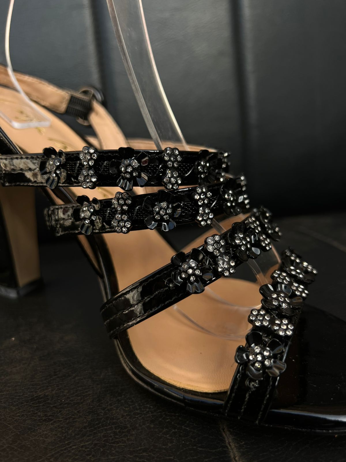 Sandália em couro Luiza Barcelos